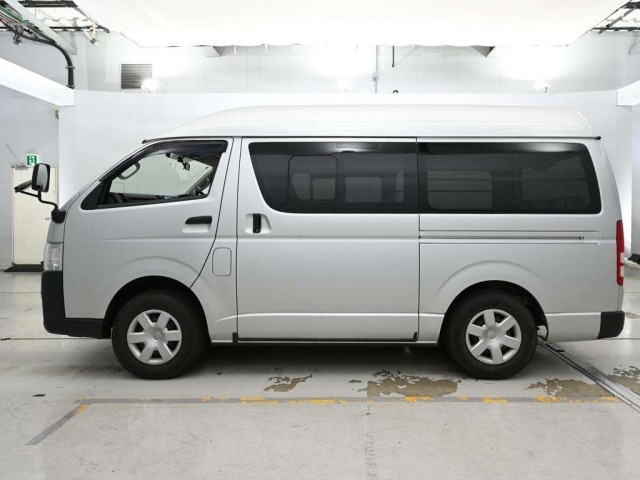 Toyota HIACE VAN 2019 7642067-4