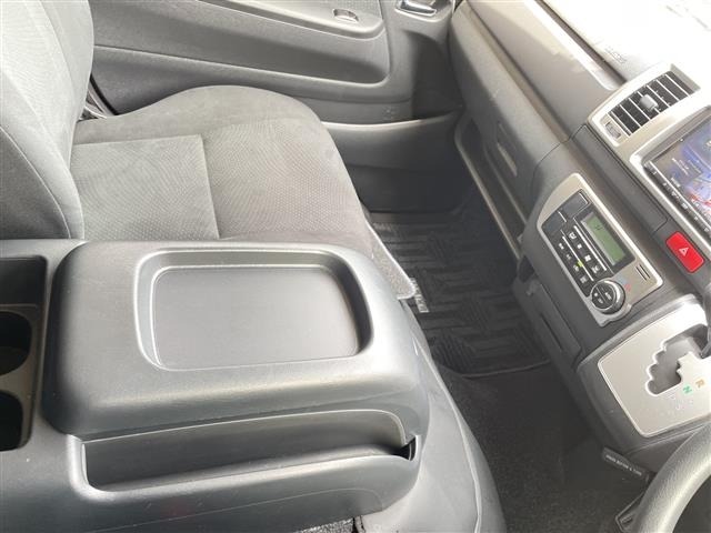Toyota HIACE VAN 2025 7642269-5