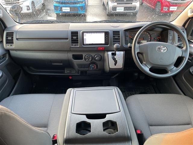 Toyota HIACE VAN 2017 7642332-15