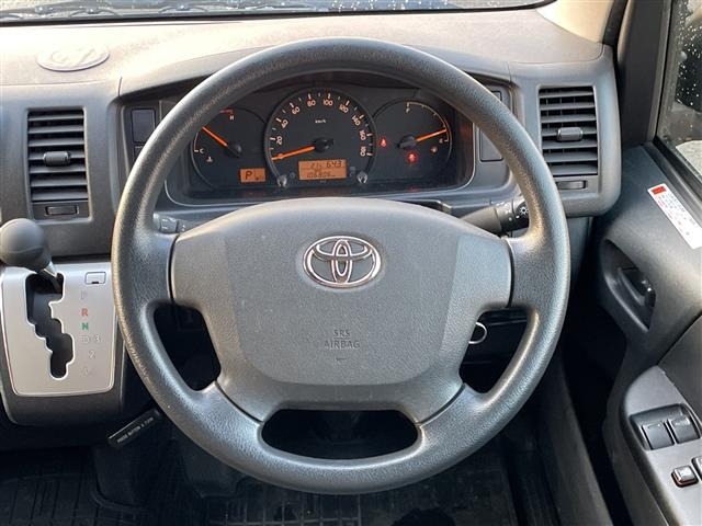 Toyota HIACE VAN 2017 7642332-21