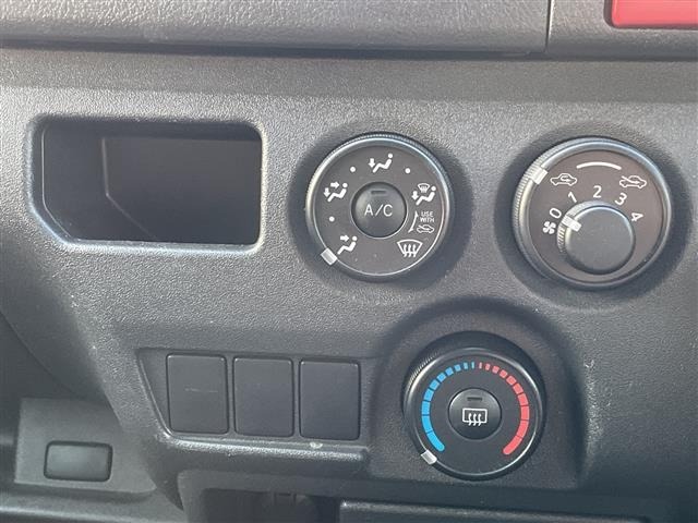 Toyota HIACE VAN 2017 7642332-5
