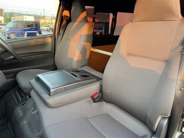 Toyota HIACE VAN 2017 7642332-6