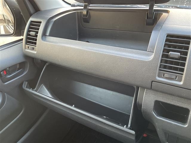 Toyota HIACE VAN 2017 7642332-8