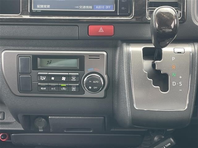 Toyota HIACE VAN 2021 7642372-11