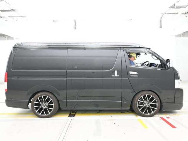 Toyota HIACE WAGON 2024 7644110-3