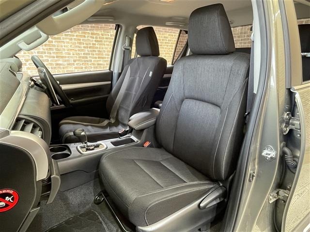 Toyota HILUX 2021 7624225-4