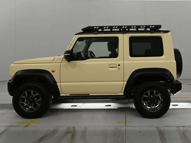 Suzuki JIMNY SIERRA 2023 7637222-4