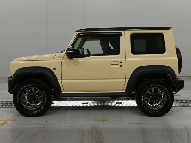 Suzuki JIMNY SIERRA 2023 7637229-4