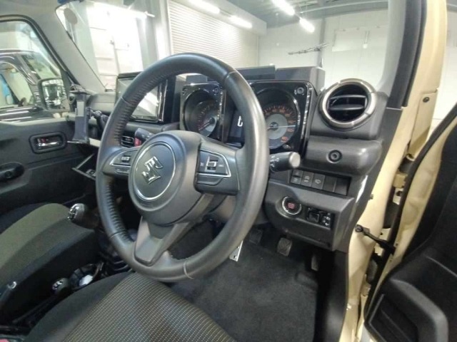 Suzuki JIMNY SIERRA 2023 7637229-9