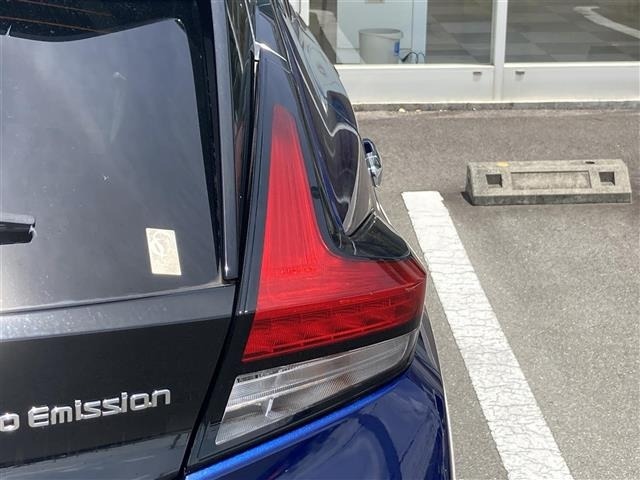 Nissan LEAF 2022 7639512-17
