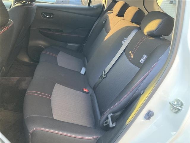 Nissan LEAF 2019 7639513-37