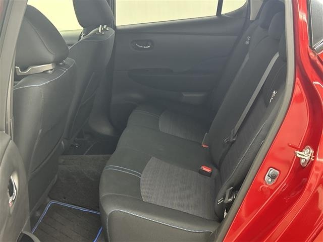 Nissan LEAF 2018 7639518-11