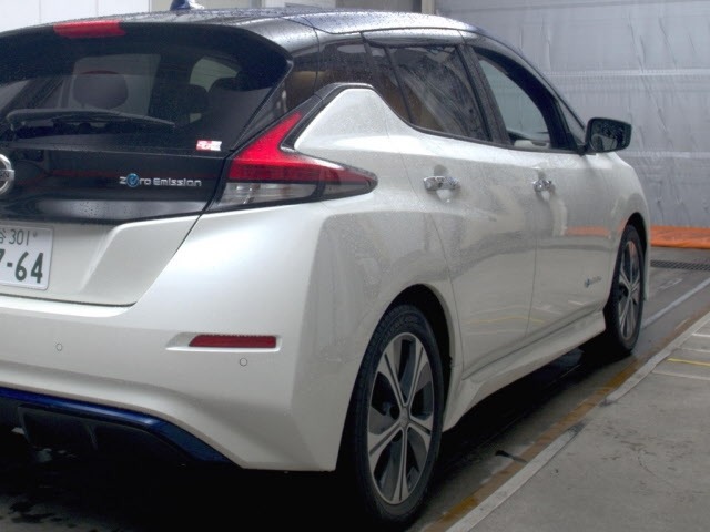 Nissan LEAF 2018 7639540-5