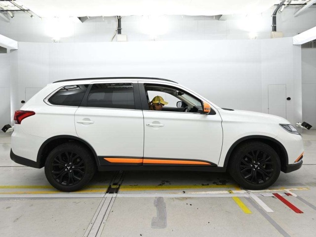 Mitsubishi OUTLANDER 2019 7640870-3