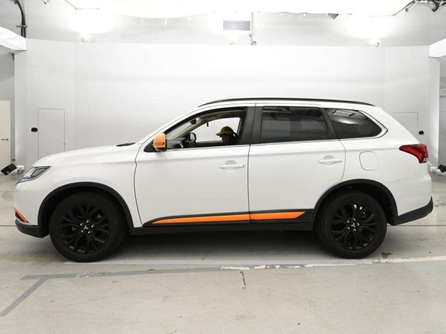 Mitsubishi OUTLANDER 2019 7640870-4