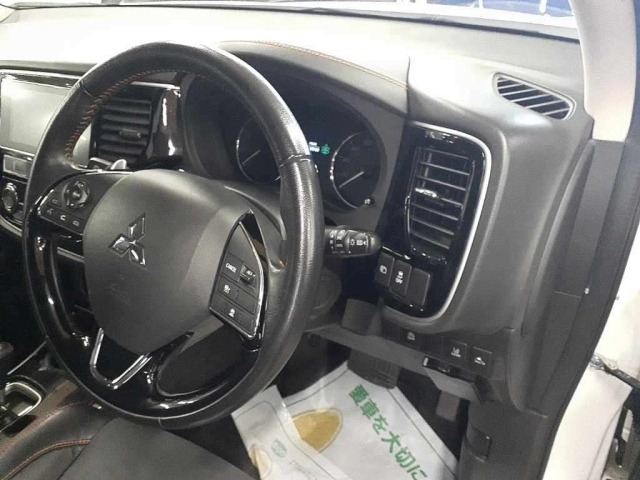 Mitsubishi OUTLANDER 2019 7640870-9
