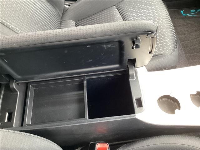 Toyota PRIUS 2017 7637064-19