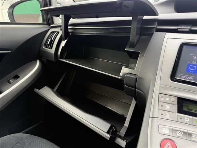 Toyota PRIUS 2015 7637382-1