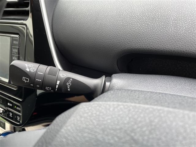 Toyota PRIUS 2017 7637393-2