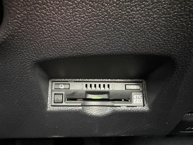 Toyota PRIUS 2017 7637410-1