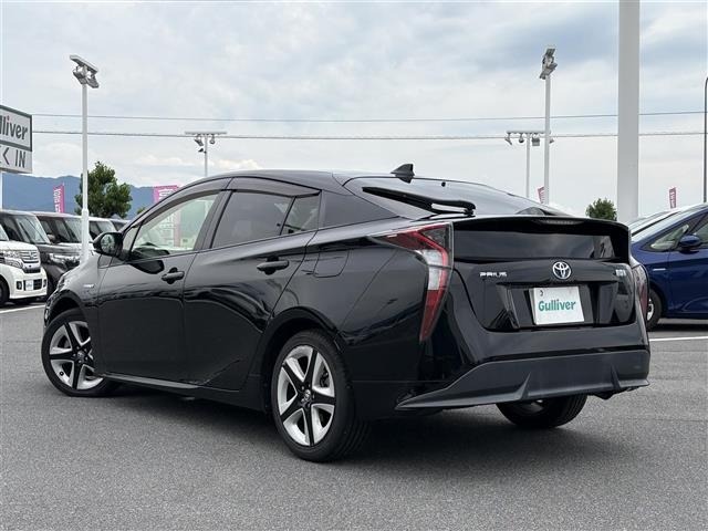 Toyota PRIUS 2017 7637410-13