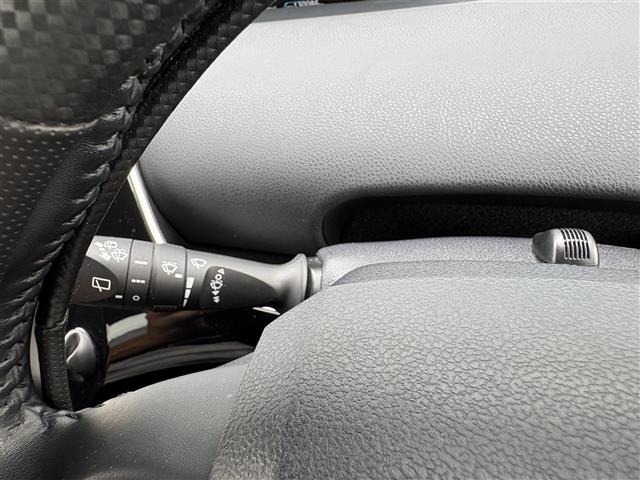 Toyota PRIUS 2017 7637410-19