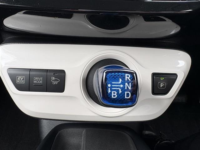 Toyota PRIUS 2017 7637410-5