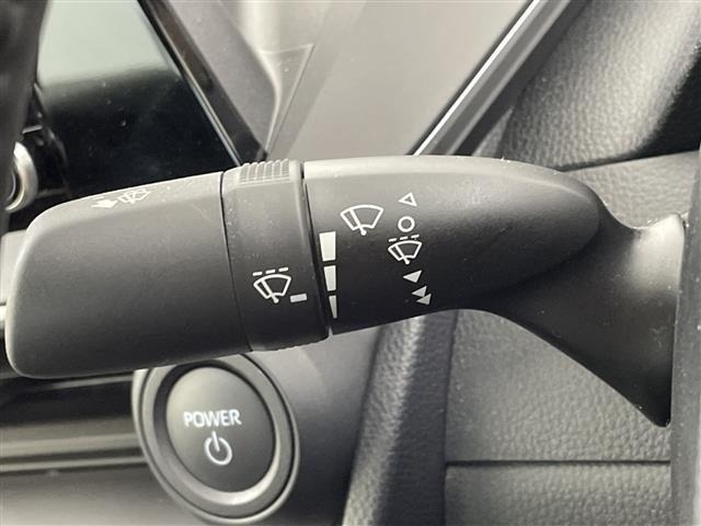 Toyota PRIUS 2023 7637412-11