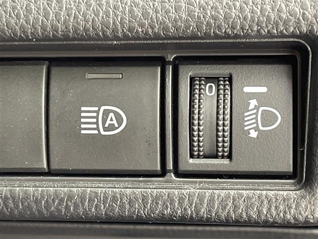 Toyota PRIUS 2023 7637412-18