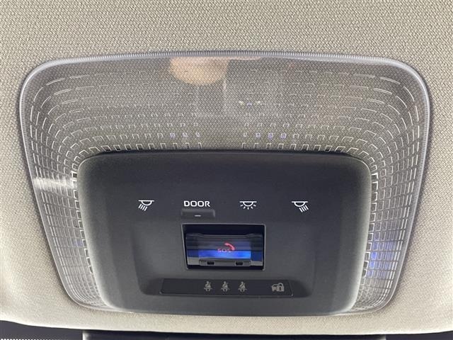 Toyota PRIUS 2023 7637412-4