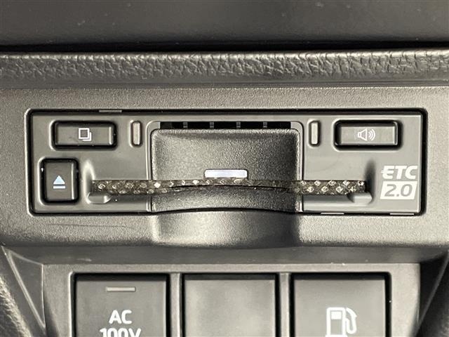 Toyota PRIUS 2023 7637412-5