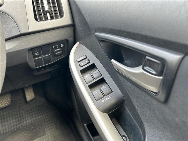 Toyota PRIUS 2012 7637430-8