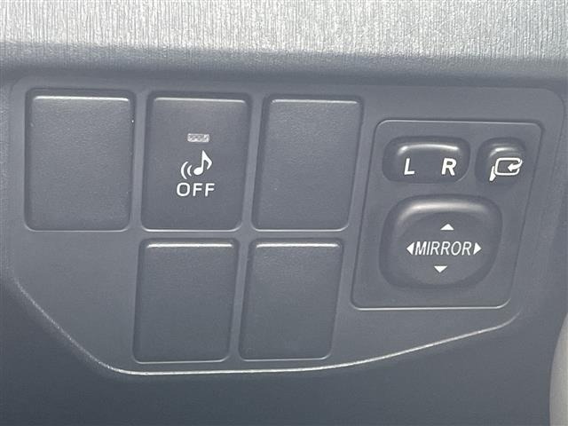 Toyota PRIUS 2015 7637446-16
