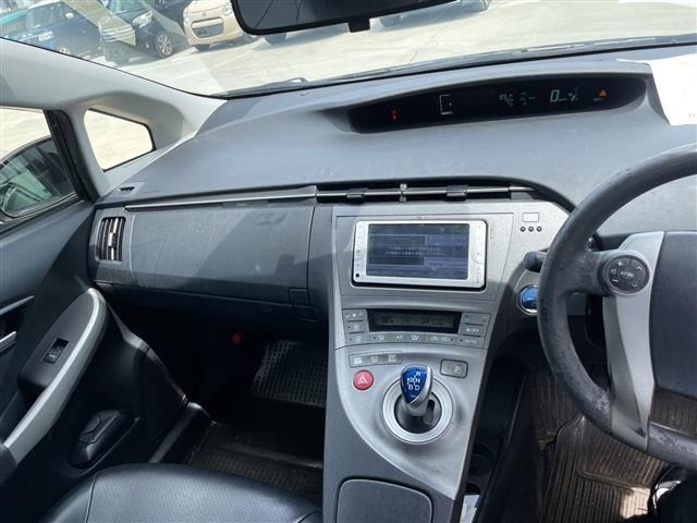Toyota PRIUS 2013 7637448-6