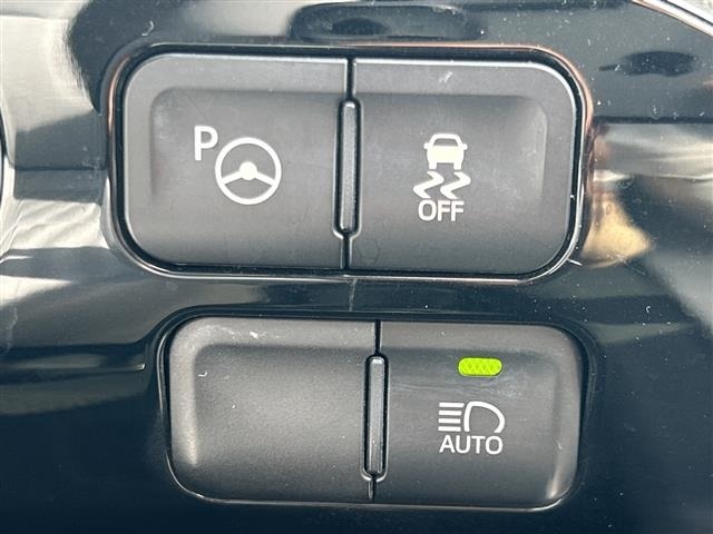 Toyota PRIUS 2017 7637506-12