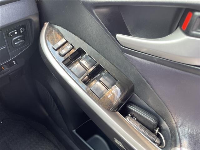 Toyota PRIUS 2013 7637538-1