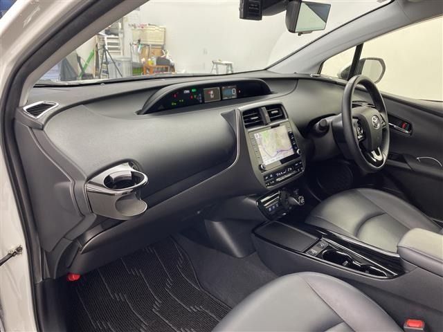 Toyota PRIUS 2022 7637543-8