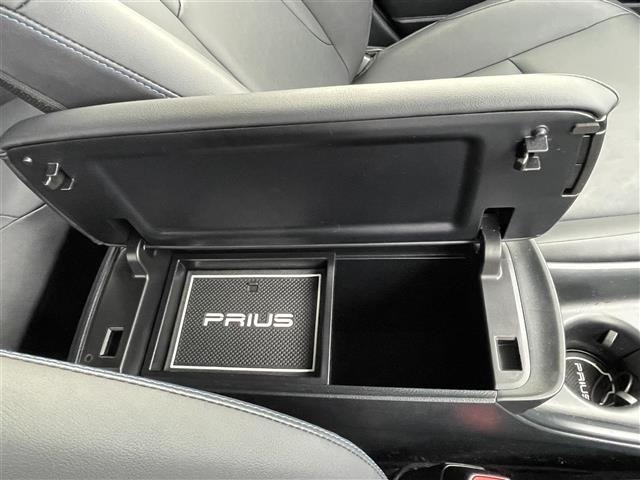 Toyota PRIUS 2016 7637600-6
