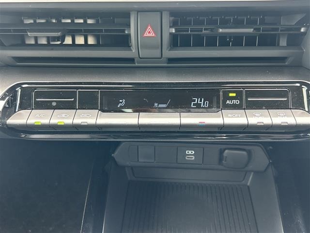 Toyota PRIUS 2024 7637619-10