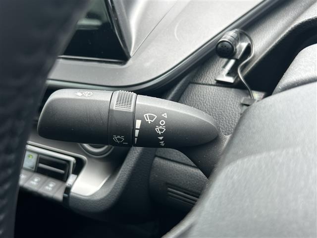 Toyota PRIUS 2024 7637619-8