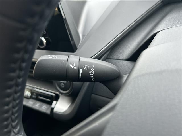 Toyota PRIUS 2024 7637620-11
