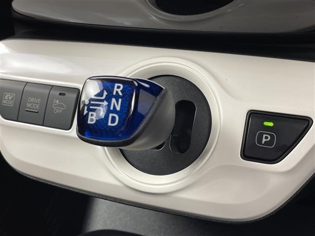 Toyota PRIUS 2016 7637628-2