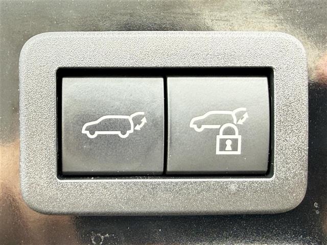 Toyota PRIUS 2023 7637629-3