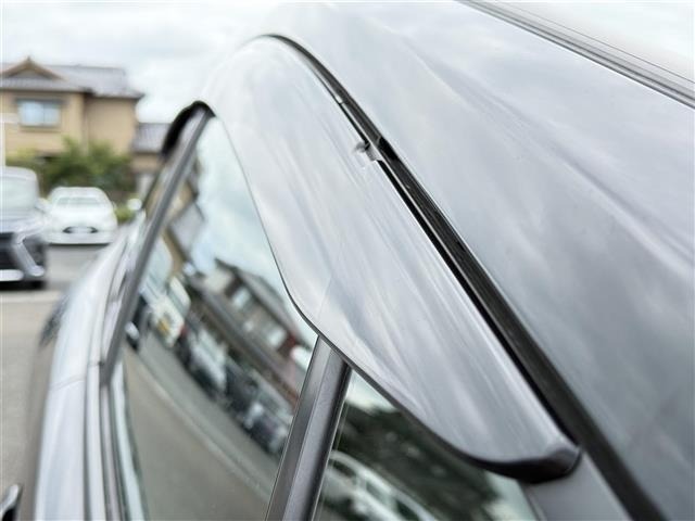 Toyota PRIUS 2023 7637629-6