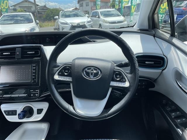 Toyota PRIUS 2016 7637642-12