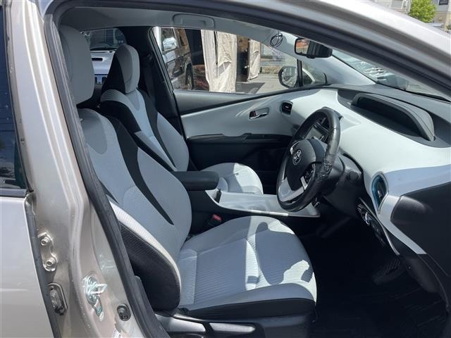 Toyota PRIUS 2016 7637642-6