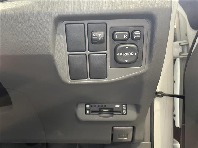 Toyota PRIUS 2011 7637651-10