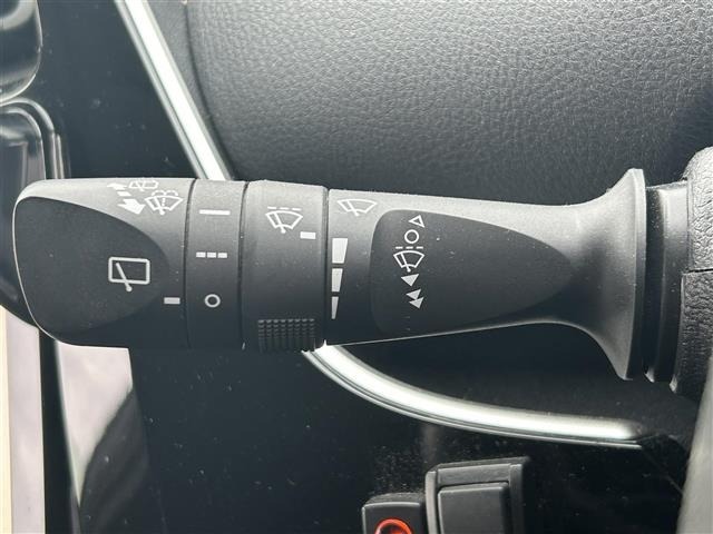 Toyota PRIUS 2017 7637693-27