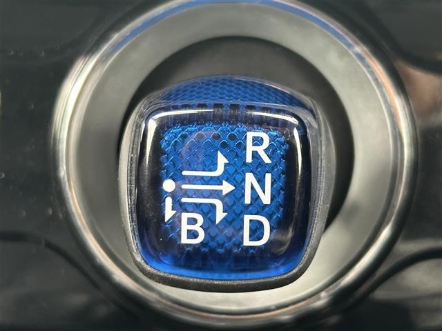 Toyota PRIUS 2017 7637693-3