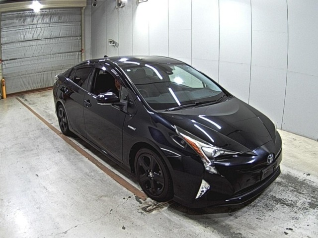 Toyota PRIUS 2017 7637813-0
